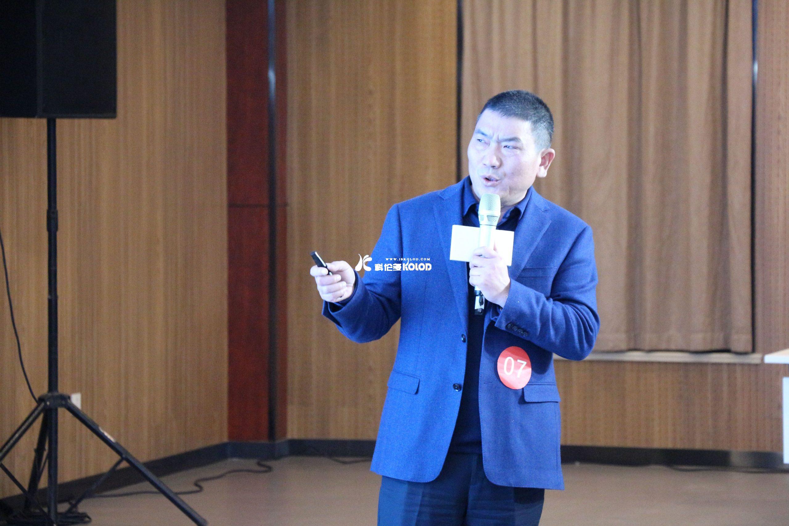 灌云首屆主題為“創(chuàng)響灌云、群英匯”人才創(chuàng)新創(chuàng)業(yè)大賽落下帷幕，江蘇科倫多食品配料有限公司董事長總經(jīng)理封寬裕榮獲成長組冠軍